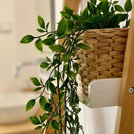 Nestled In Bica: Small Studio, Big Experience Lägenhet