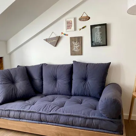 Nestled In Bica: Small Studio, Big Experience Lisboa